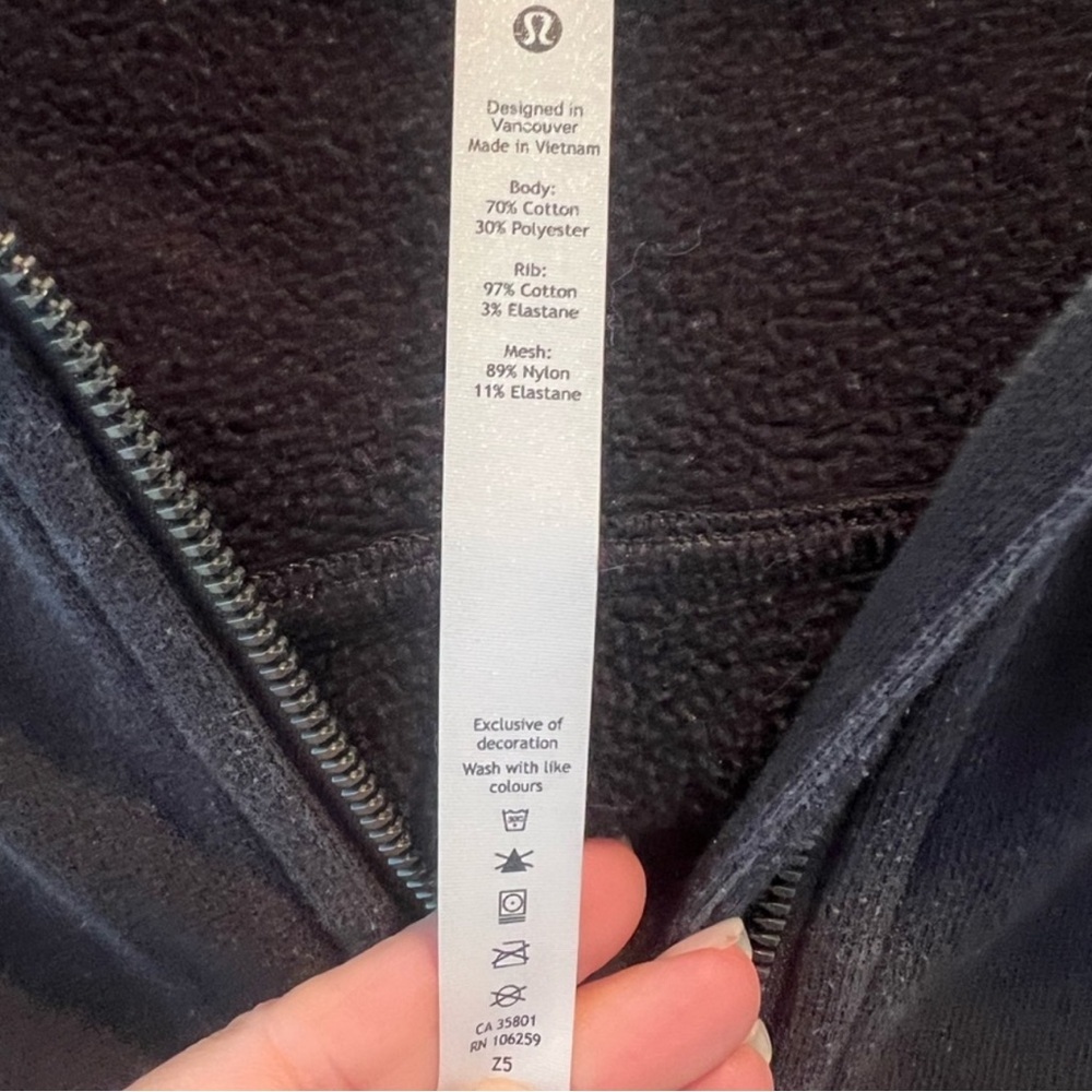 lululemon athletica Black cropped half zip
Scuba Hoodie - Picture 4 of 4